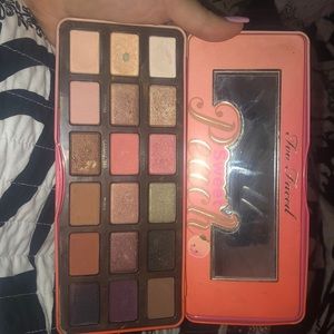 Too faced Peach pallet